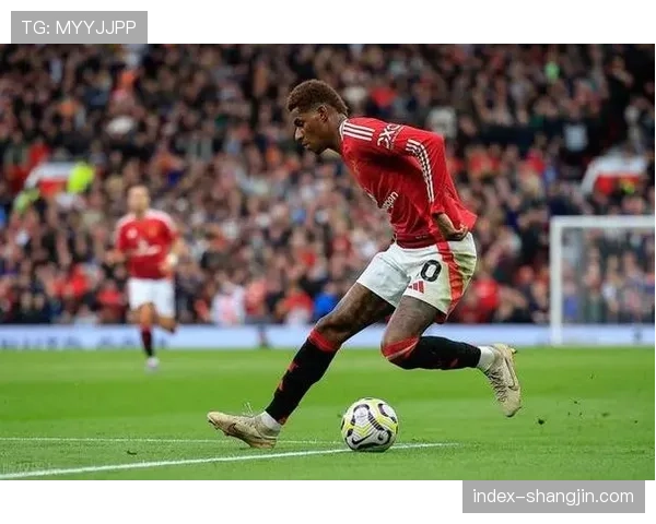 热刺范德文对阵埃弗顿通过定位球梅开二度