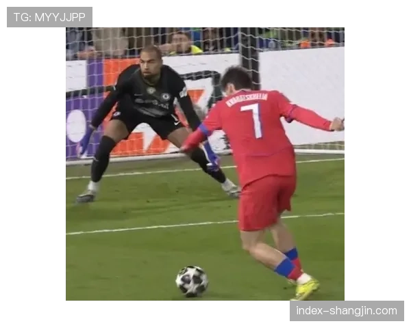 切尔西桑切斯扑救成功率76%，但出击范围狭窄限制防线前压